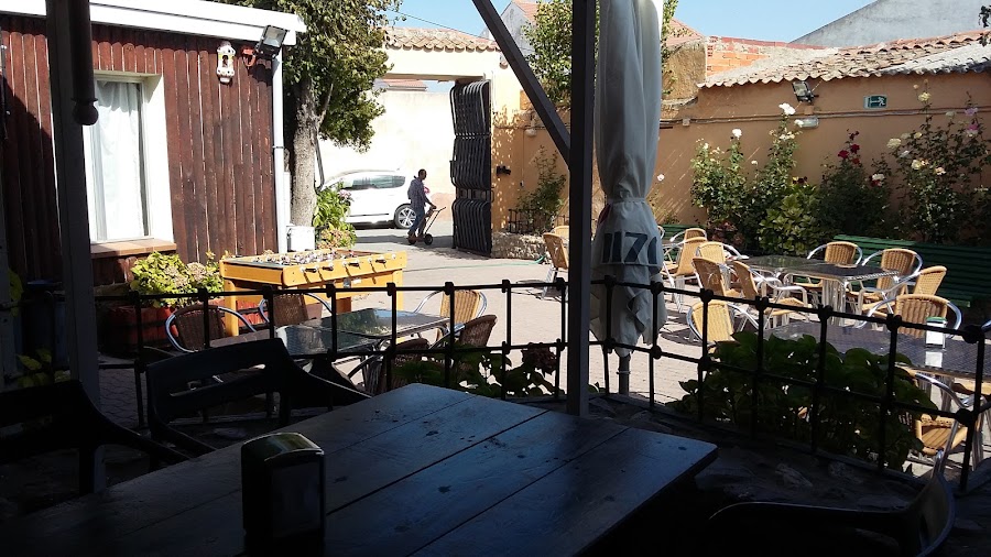 Bar-terraza M-50